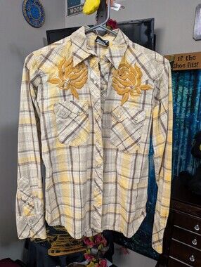 Women's Yellow Plaid Embroidered Western Shirt, Size Large (Fits Smaller)